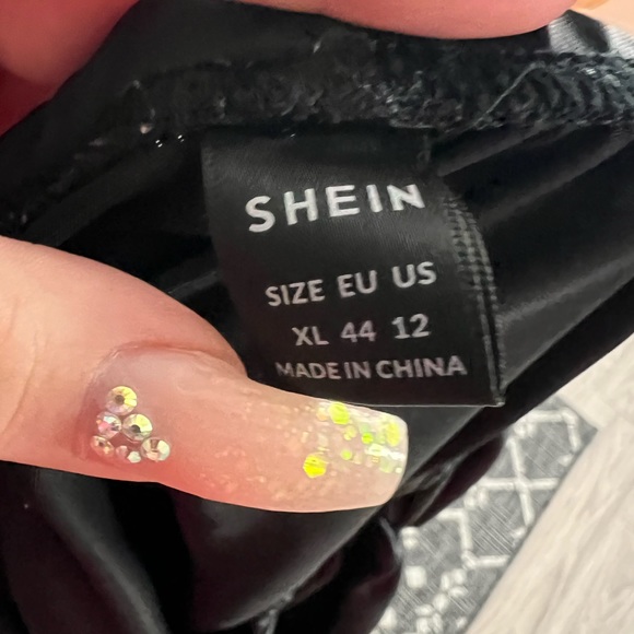 SHEIN Hi waist shorts - Picture 5 of 5